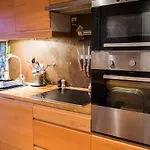 Hostnfly Apartments - Charming Bright Apartment Near Sacre-Coeur